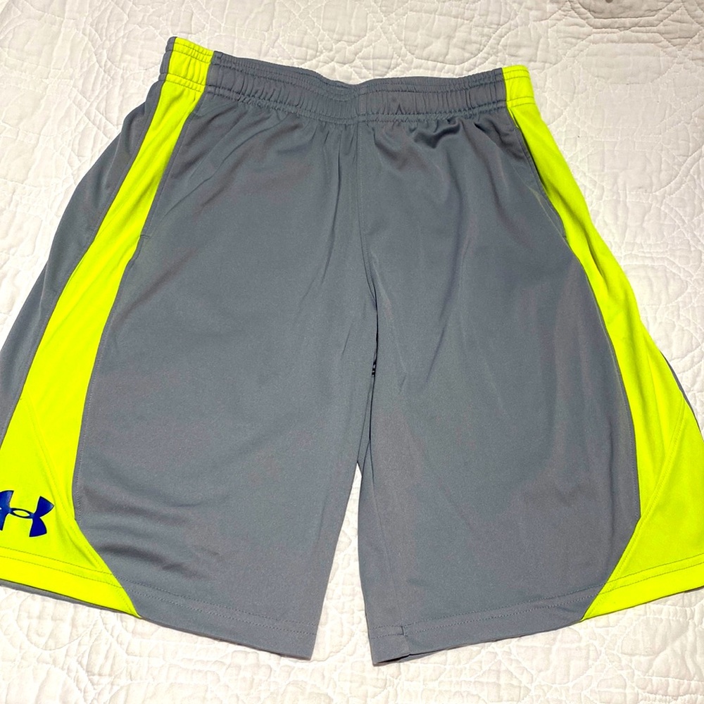Under Armour Youth Boys Large Athletic Shorts Size: YLG